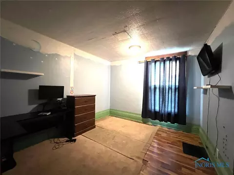 Bedroom - 213 E Johnson St, Upper Sandusky, OH 43351 photo 1 of 2