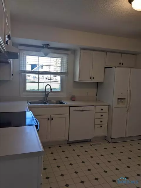 2400 Springmill Rd, Findlay, OH 45840 photo 5