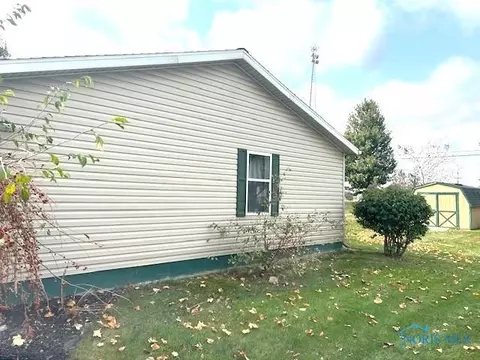 614 Cynthia Dr, Fayette, OH 43521 photo 2