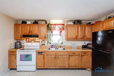 227 E Central Ave, Toledo, OH 43608 photo 11