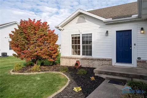 756 Greystone Dr, Bowling Green, OH 43402
