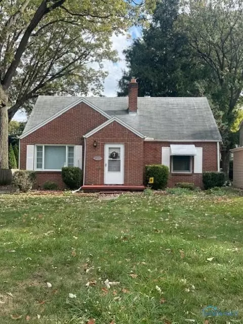 3727 Mapleway Dr, Toledo, OH 43614