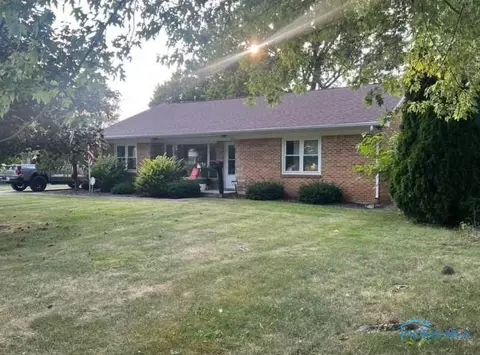 415 N Park St, Deshler, OH 43516
