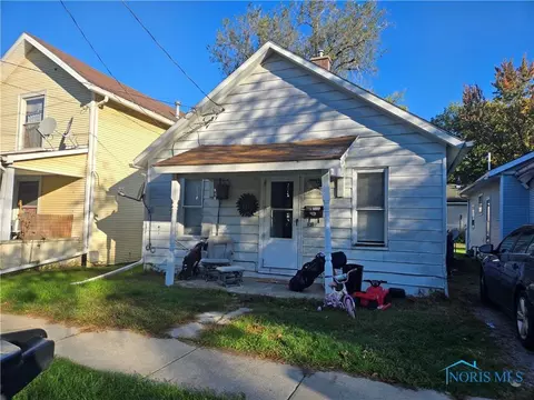 131 E Merry Ave, Bowling Green, OH 43402