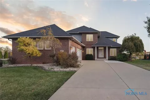 5646 Eagles Landing Dr, Oregon, OH 43616