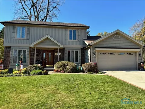4563 Flanders Hill Ct, Toledo, OH 43623