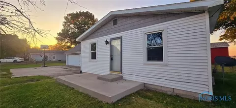 6050 Grisell Rd, Oregon, OH 43616