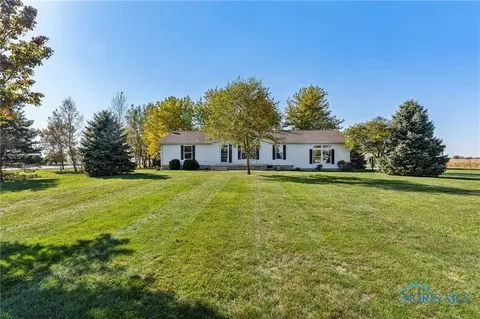 11437 Roundhead Rd, Custar, OH 43511