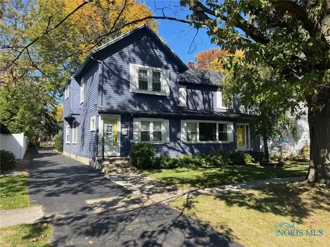 209 W 5th St, Perrysburg, OH 43551