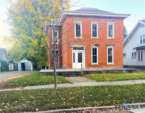 865 Jefferson Ave, Defiance, OH 43512