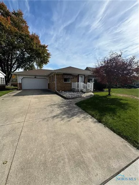 4510 Clover Ln, Toledo, OH 43623
