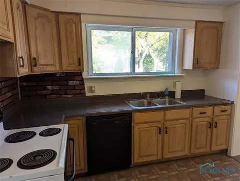 116 N Brayer St, Holgate, OH 43527 photo 28