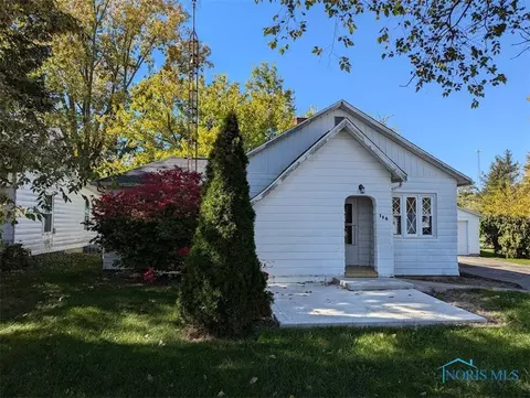 116 N Brayer St, Holgate, OH 43527 photo 2