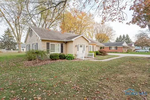 6519 Eastview Dr, Whitehouse, OH 43571