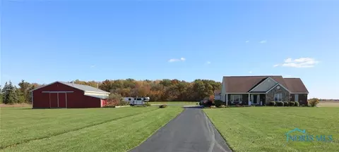 20526 Caris Rd, Bowling Green, OH 43402
