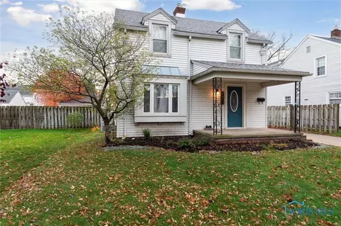 631 Robindale Ave, Oregon, OH 43616 photo 2