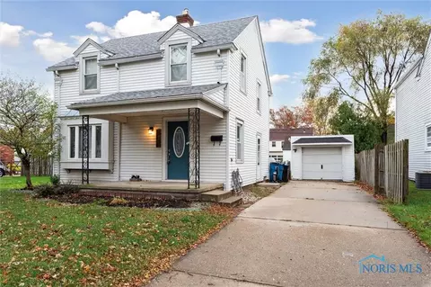 631 Robindale Ave, Oregon, OH 43616 photo 4