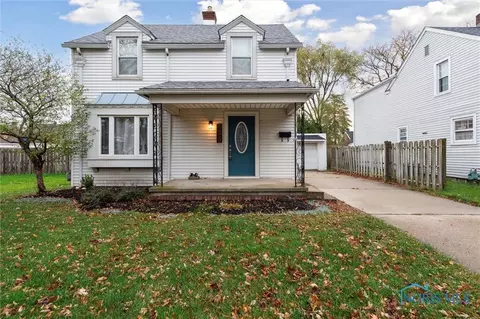 631 Robindale Ave, Oregon, OH 43616 photo 3