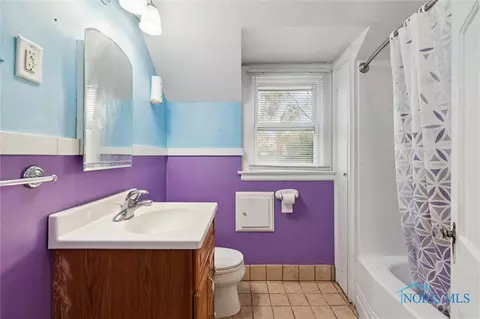 631 Robindale Ave, Oregon, OH 43616 photo 22