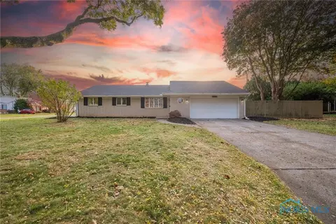 2048 Mayport Dr, Toledo, OH 43611