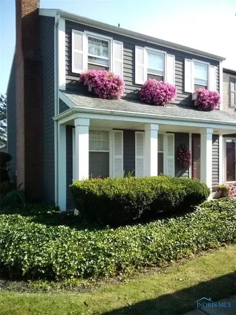 21 Georgetown Dr, Bowling Green, OH 43402