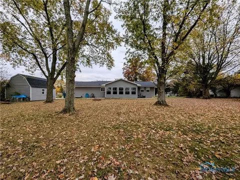 215 Ohio Dr, Bryan, OH 43506 photo 5