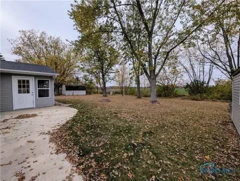 215 Ohio Dr, Bryan, OH 43506 photo 3