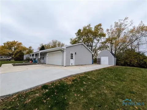 215 Ohio Dr, Bryan, OH 43506 photo 2