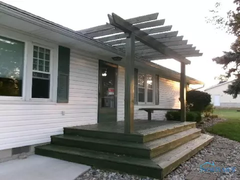 65 Rush St, Leipsic, OH 45856 photo 2