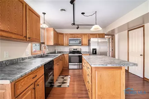156 Union Place Dr, Bryan, OH 43506 photo 8