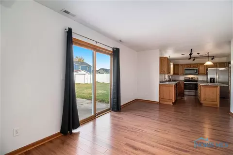 156 Union Place Dr, Bryan, OH 43506 photo 9