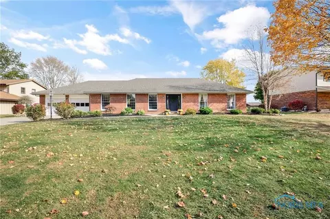 2921 St Andrews Dr, Findlay, OH 45840