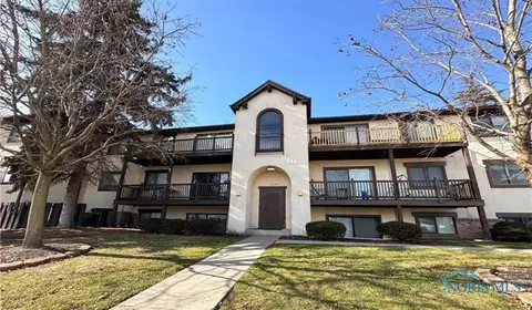 1664 Brownstone Blvd #424, Toledo, OH 43614