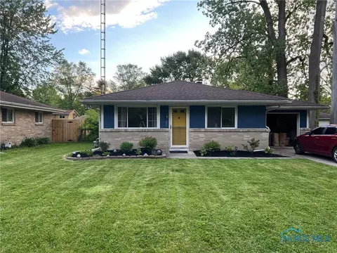 250 Roseanna Dr, Toledo, OH 43615