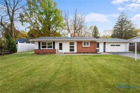 3527 Robin Rd, Toledo, OH 43623