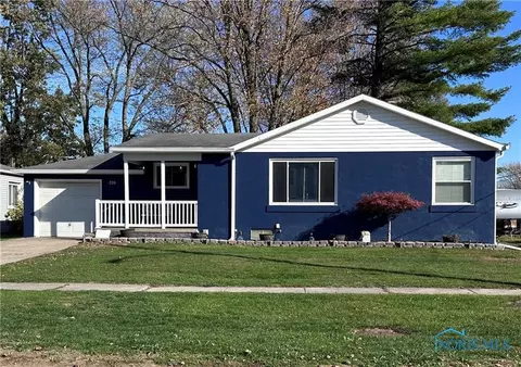 720 Daggett Dr, Napoleon, OH 43545