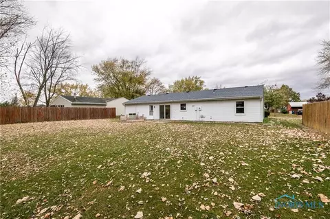 1110 Colonial Ln, Bryan, OH 43506 photo 5