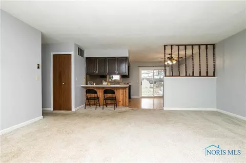 1110 Colonial Ln, Bryan, OH 43506 photo 9
