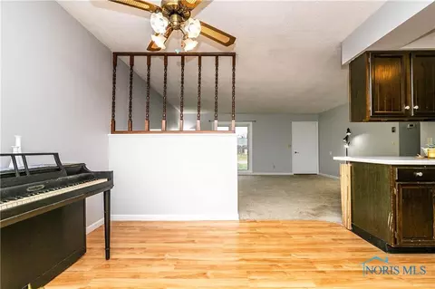 1110 Colonial Ln, Bryan, OH 43506 photo 16