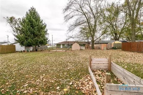 1110 Colonial Ln, Bryan, OH 43506 photo 7