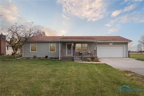 95 S River Bend Rd, Port Clinton, OH 43452