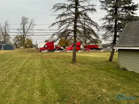 905 E High St, Bryan, OH 43506 photo 4