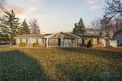 208 Ohio Dr, Bryan, OH 43506