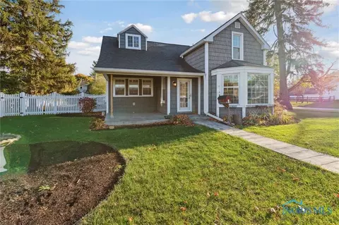 504 E John St, Maumee, OH 43537