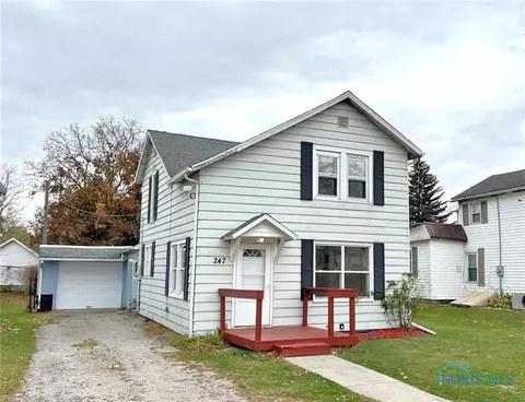 247 E Lynn St, Edgerton, OH 43517
