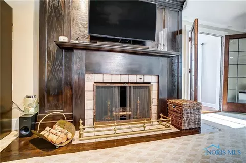 2114 Shenandoah Rd, Toledo, OH 43607 photo 9