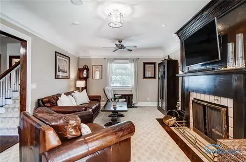 2114 Shenandoah Rd, Toledo, OH 43607 photo 8
