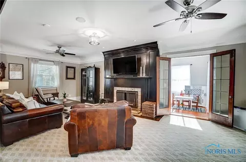2114 Shenandoah Rd, Toledo, OH 43607 photo 7