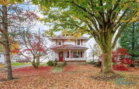 422 6th St, Fremont, OH 43420