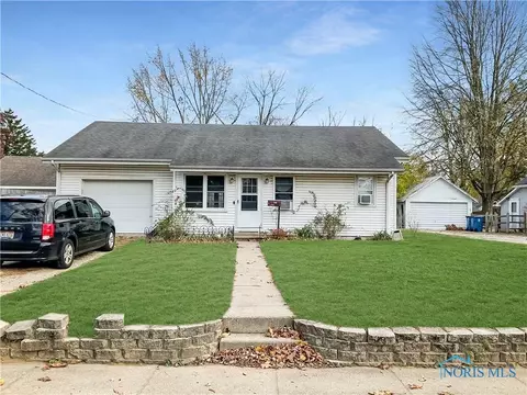 107 Harrison Ave, Swanton, OH 43558